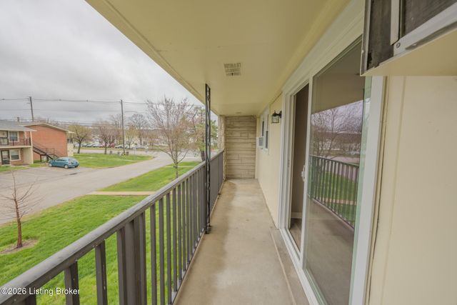 3510 Paragon Ct 10, Louisville, KY 40218