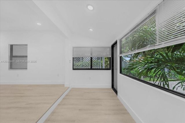 5220 SW 6th St 0, Miami, FL 33134