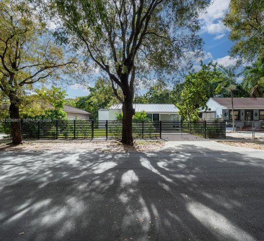 5220 SW 6th St 0, Miami, FL 33134