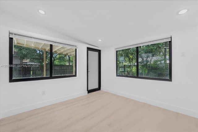 5220 SW 6th St 0, Miami, FL 33134