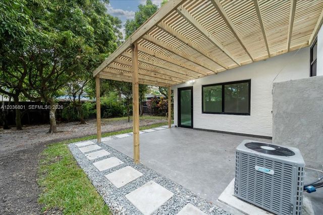 5220 SW 6th St 0, Miami, FL 33134