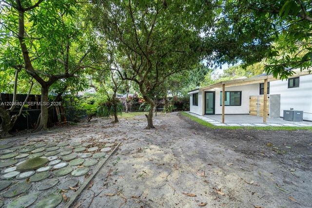 5220 SW 6th St 0, Miami, FL 33134