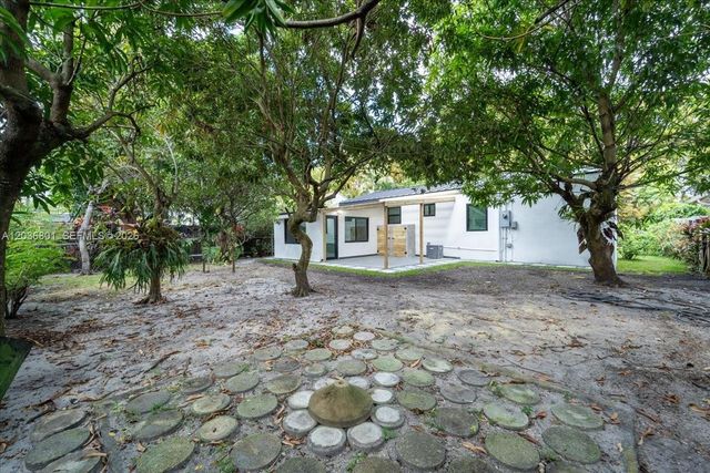 5220 SW 6th St 0, Miami, FL 33134