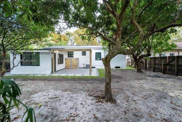 5220 SW 6th St 0, Miami, FL 33134