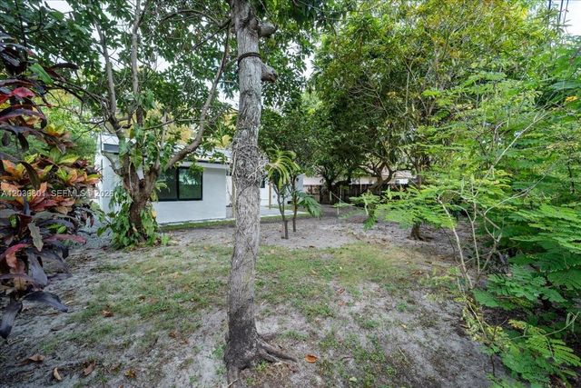 5220 SW 6th St 0, Miami, FL 33134