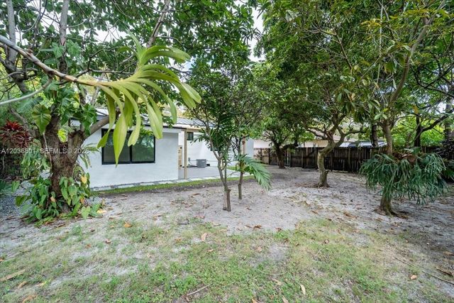 5220 SW 6th St 0, Miami, FL 33134