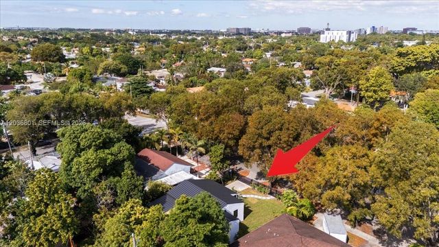 5220 SW 6th St 0, Miami, FL 33134
