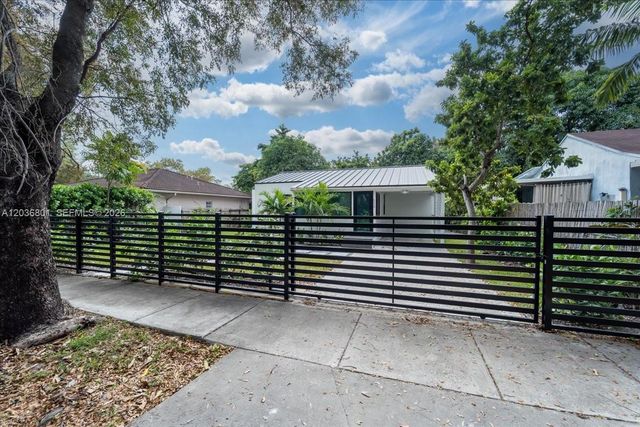 5220 SW 6th St 0, Miami, FL 33134