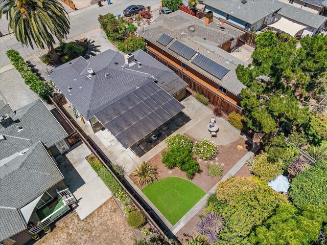 820 Eighth Avenue, Redwood City, CA 94063