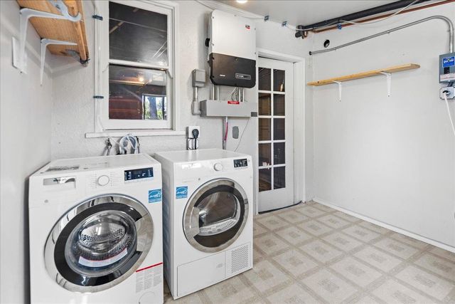 820 Eighth Avenue, Redwood City, CA 94063