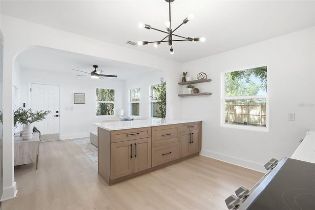 914 E CRAWFORD STREET, Tampa, FL 33604