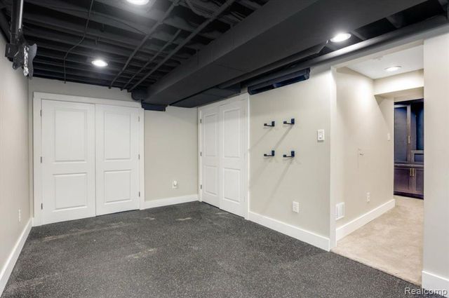 1755 E George Avenue, Hazel Park, MI 48030