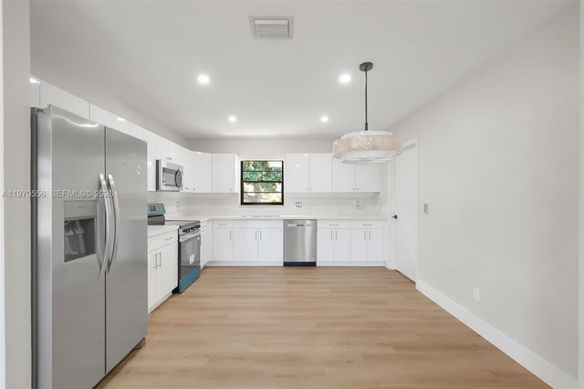 4141 NW 16th Ave, Oakland Park, FL 33309