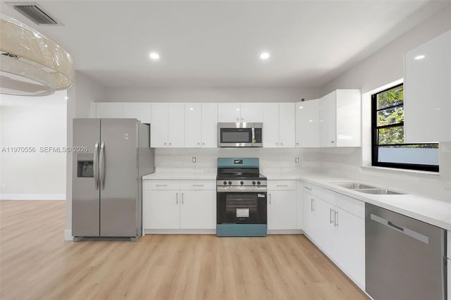 4141 NW 16th Ave, Oakland Park, FL 33309