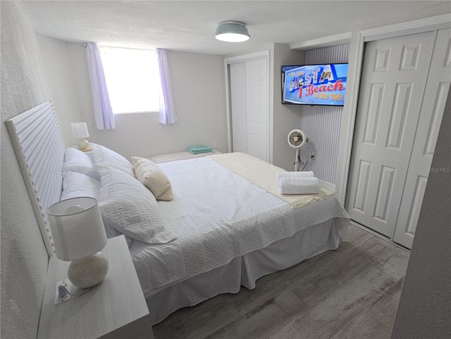 2107 PINE TERRACE, Sarasota, FL 34231