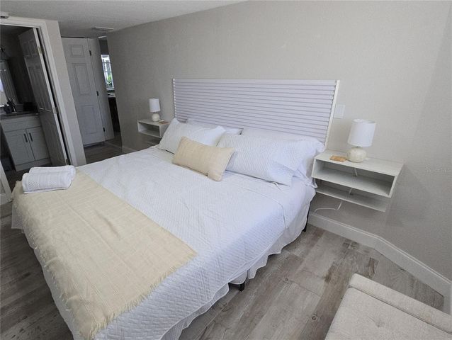 2107 PINE TERRACE, Sarasota, FL 34231