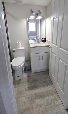 2107 PINE TERRACE, Sarasota, FL 34231