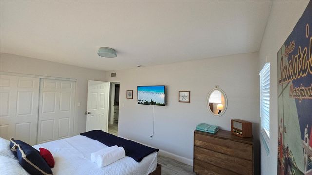 2107 PINE TERRACE, Sarasota, FL 34231