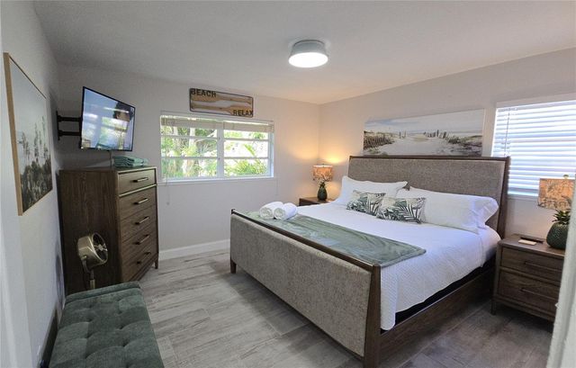 2107 PINE TERRACE, Sarasota, FL 34231