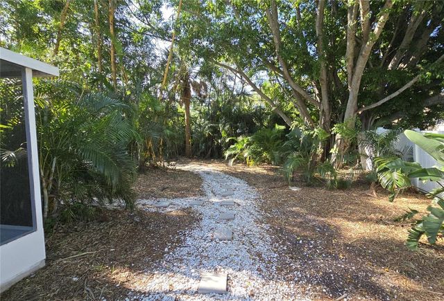 2107 PINE TERRACE, Sarasota, FL 34231