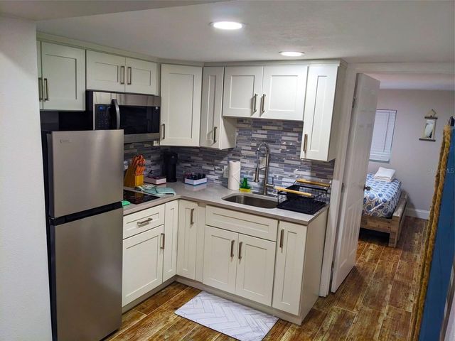 2107 PINE TERRACE, Sarasota, FL 34231