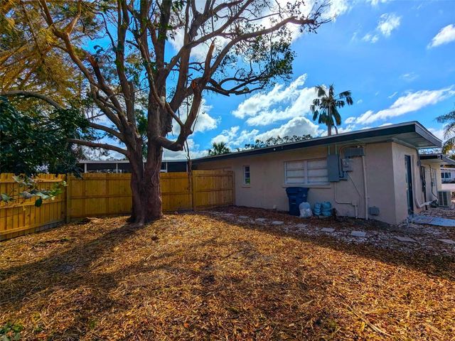 2107 PINE TERRACE, Sarasota, FL 34231