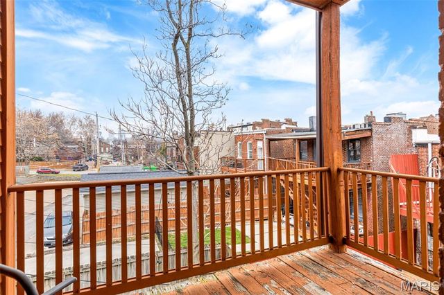 909 Victor Street, St Louis, MO 63104