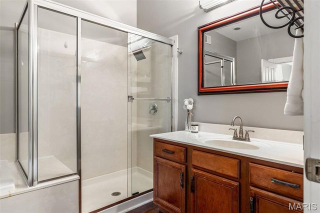 909 Victor Street, St Louis, MO 63104