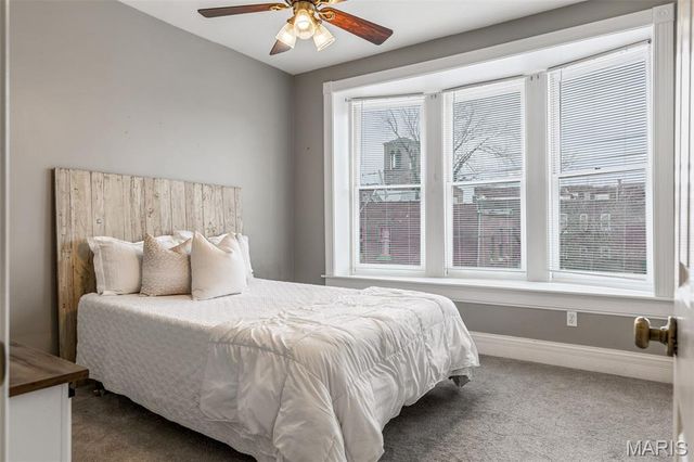 909 Victor Street, St Louis, MO 63104