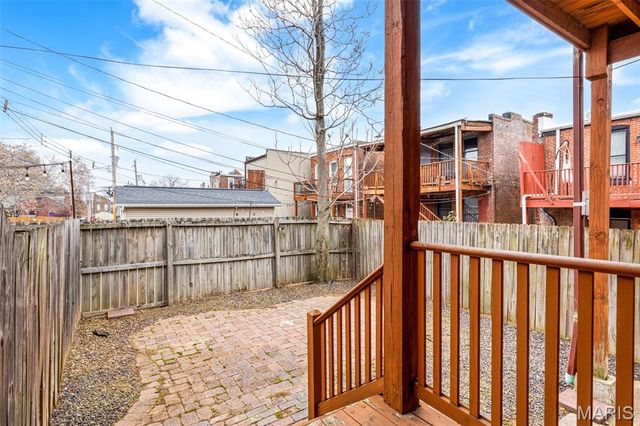 909 Victor Street, St Louis, MO 63104