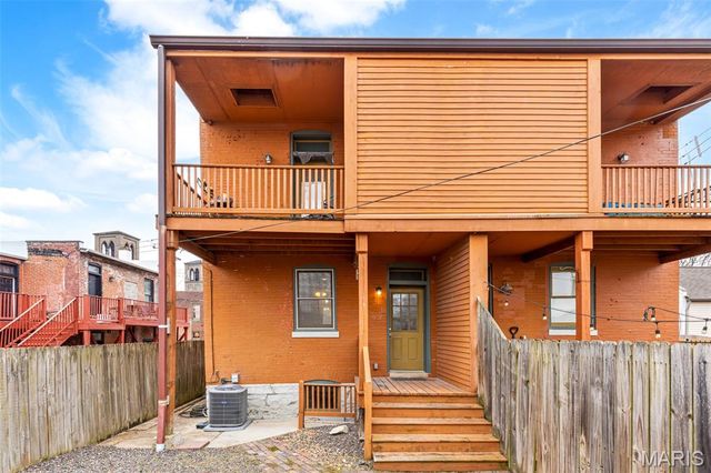 909 Victor Street, St Louis, MO 63104