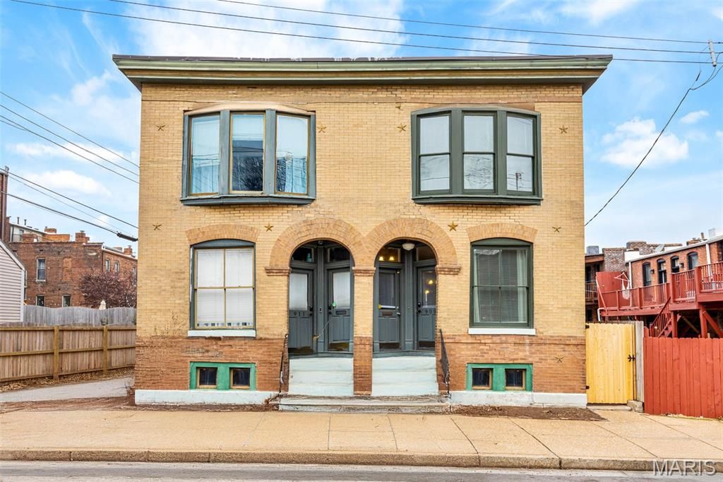 909 Victor Street, St Louis, MO 63104