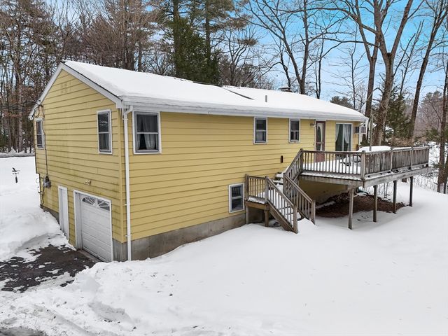 386 Redemption Rock Trl, Sterling, MA 01564