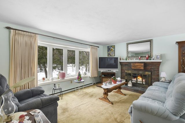 386 Redemption Rock Trl, Sterling, MA 01564