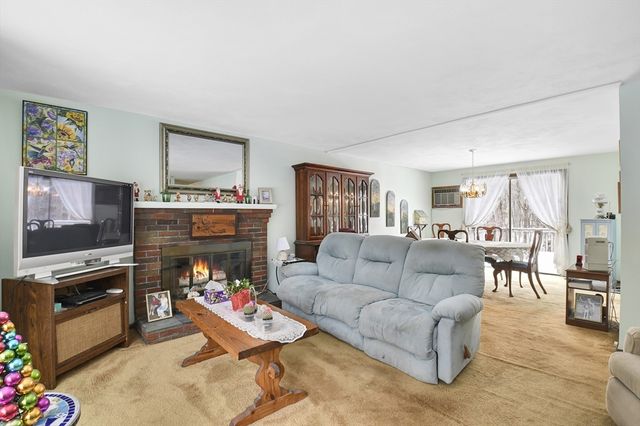 386 Redemption Rock Trl, Sterling, MA 01564