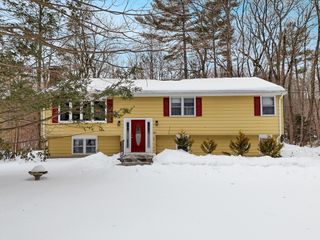 386 Redemption Rock Trl, Sterling, MA 01564