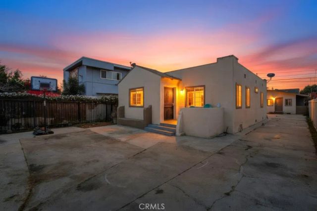 5435 Smiley Drive, Los Angeles, CA 90016