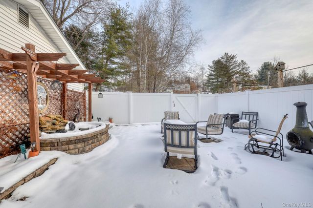 4 Verplanck Avenue, Hopewell Junction, NY 12533