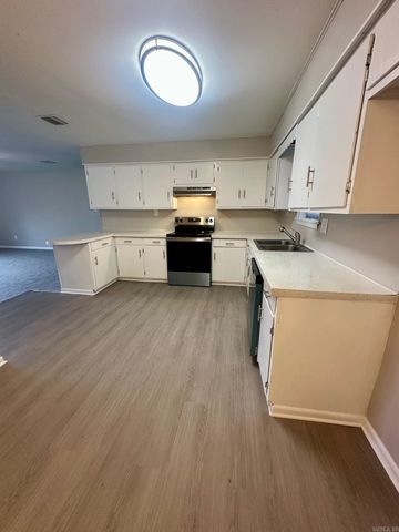 404 Melton Drive, Lonoke, AR 72086