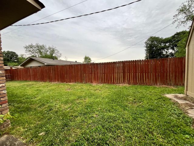 404 Melton Drive, Lonoke, AR 72086