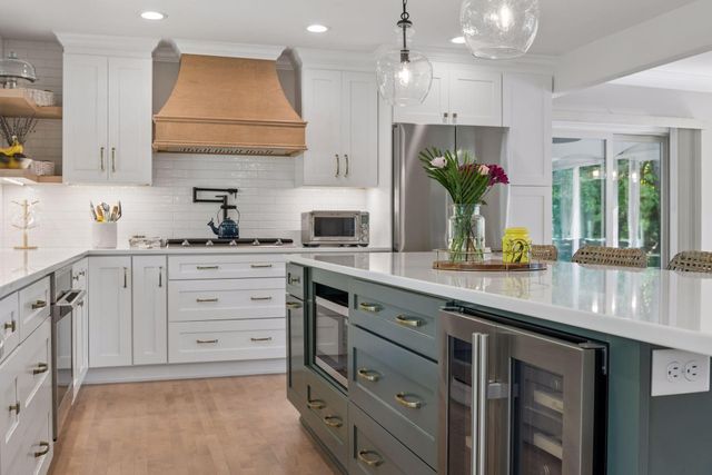 2312 Sheridan Hills Road, Wayzata, MN 55391
