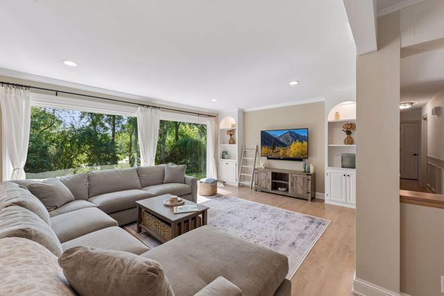 2312 Sheridan Hills Road, Wayzata, MN 55391