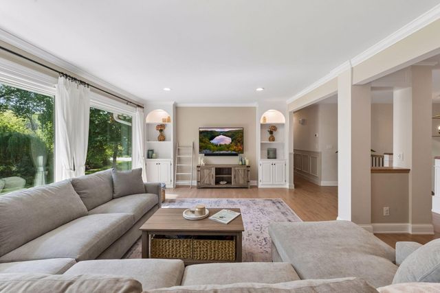 2312 Sheridan Hills Road, Wayzata, MN 55391
