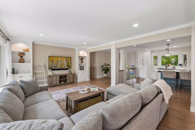 2312 Sheridan Hills Road, Wayzata, MN 55391