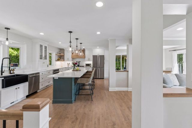 2312 Sheridan Hills Road, Wayzata, MN 55391
