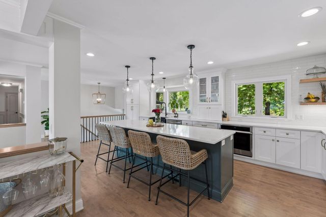 2312 Sheridan Hills Road, Wayzata, MN 55391