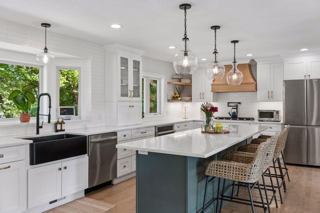 2312 Sheridan Hills Road, Wayzata, MN 55391