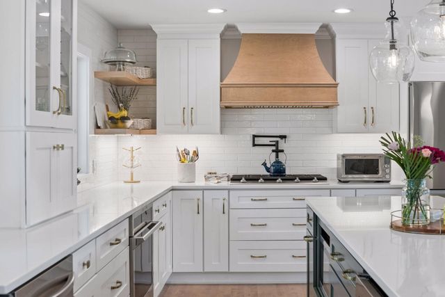2312 Sheridan Hills Road, Wayzata, MN 55391