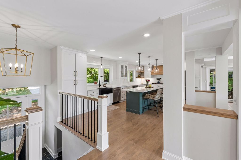 2312 Sheridan Hills Road, Wayzata, MN 55391 — photo 3