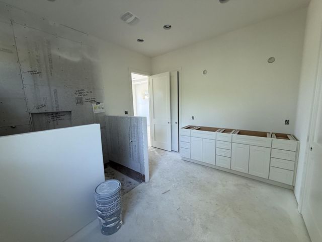 604 Hi Circle South DR, Horseshoe Bay, TX 78657